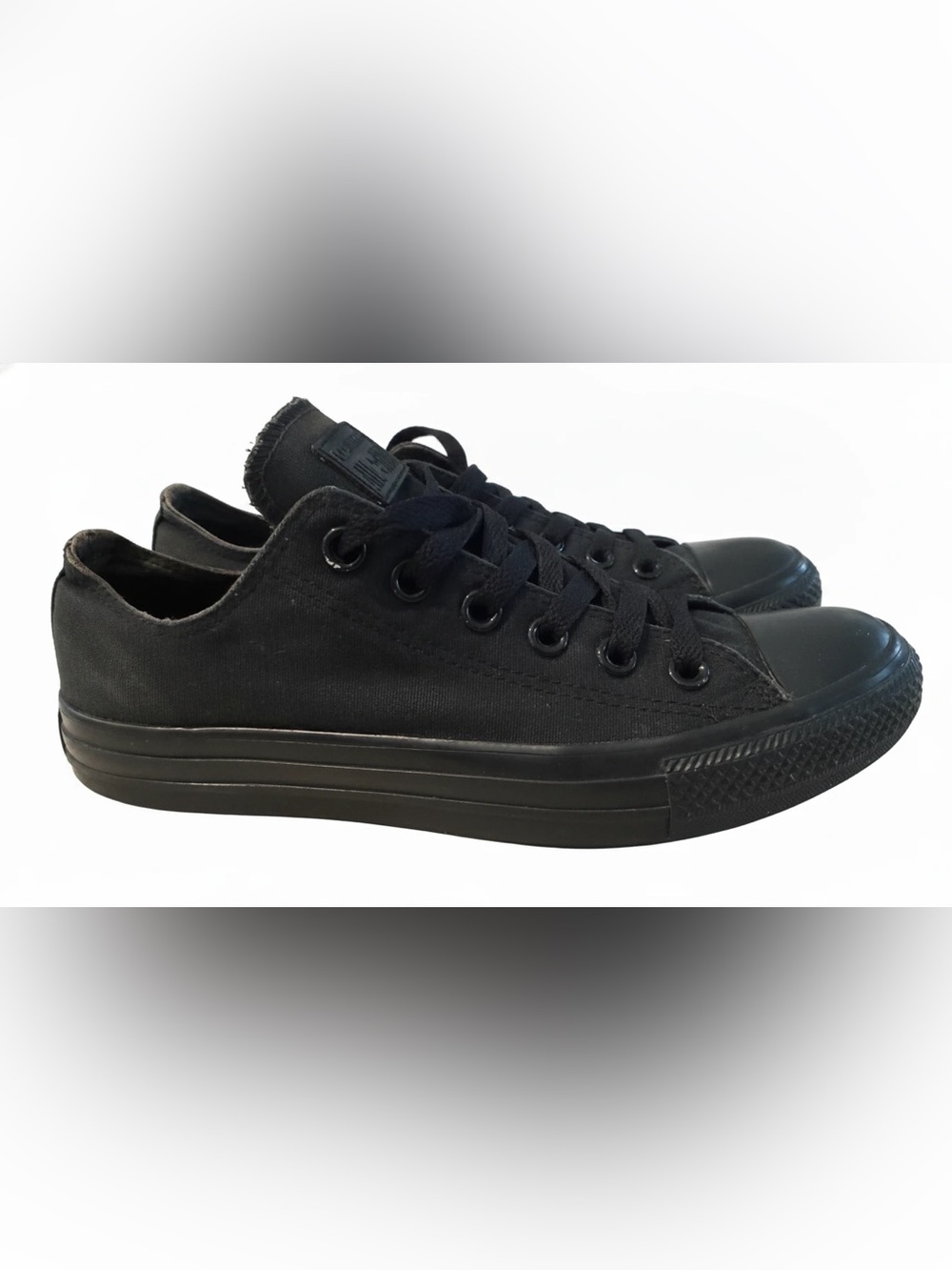 Converse Women's All Black Low-Top Canvas Sneakers in Size 8. Men’s 6